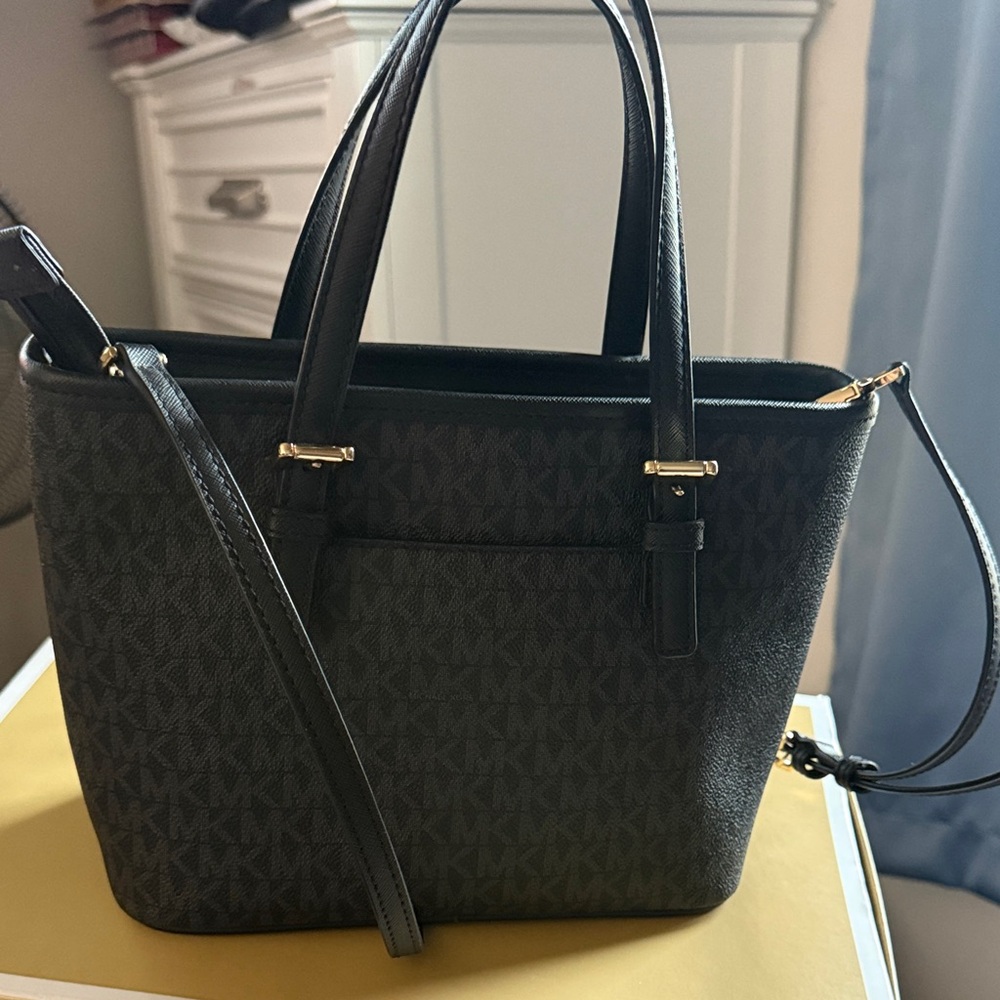 Michael Kors Black Signature Shoulder Jet Set small Tote with Gold Accents - Picture 3 of 5